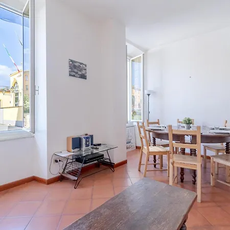 Casa Platone * ראפאלו